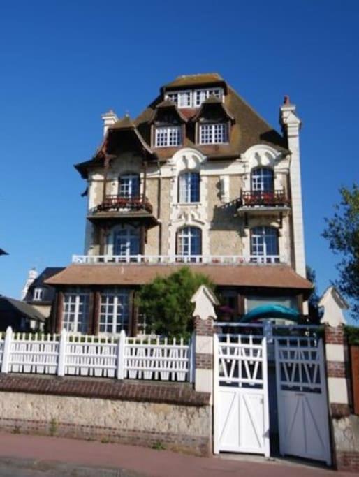 Les Embruns - Le Balcon - 2Eme Etage Apartment Deauville Ngoại thất bức ảnh